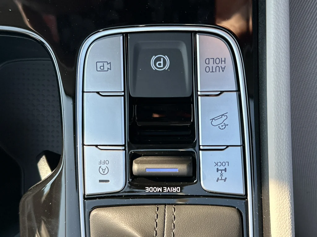 New 2026 Hampton Gray Hyundai SE image 24