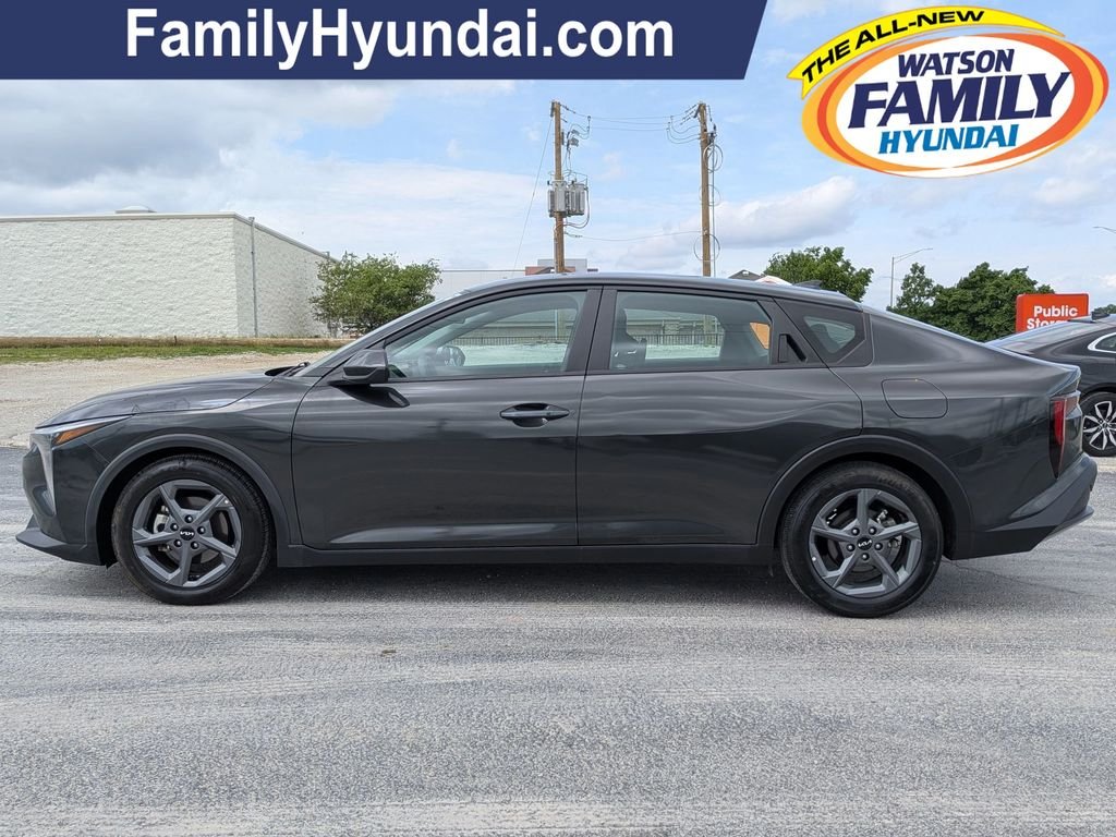 Used 2025 Gray Kia LXS image 6