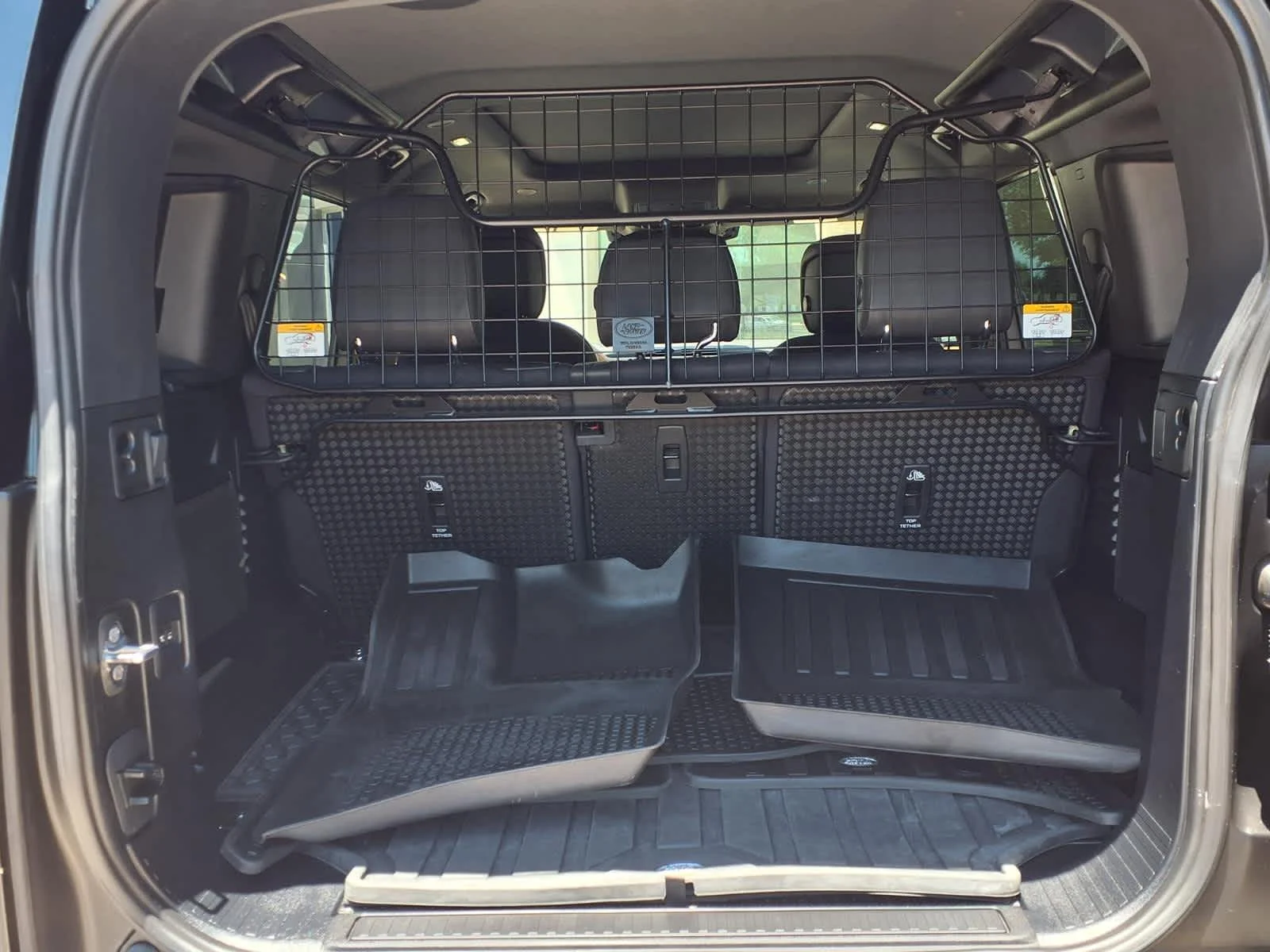 Used 2021 Silicon Silver Premium Metallic Land Rover X image 28