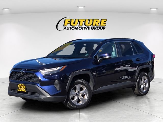 Used 2025  Toyota XLE image 8
