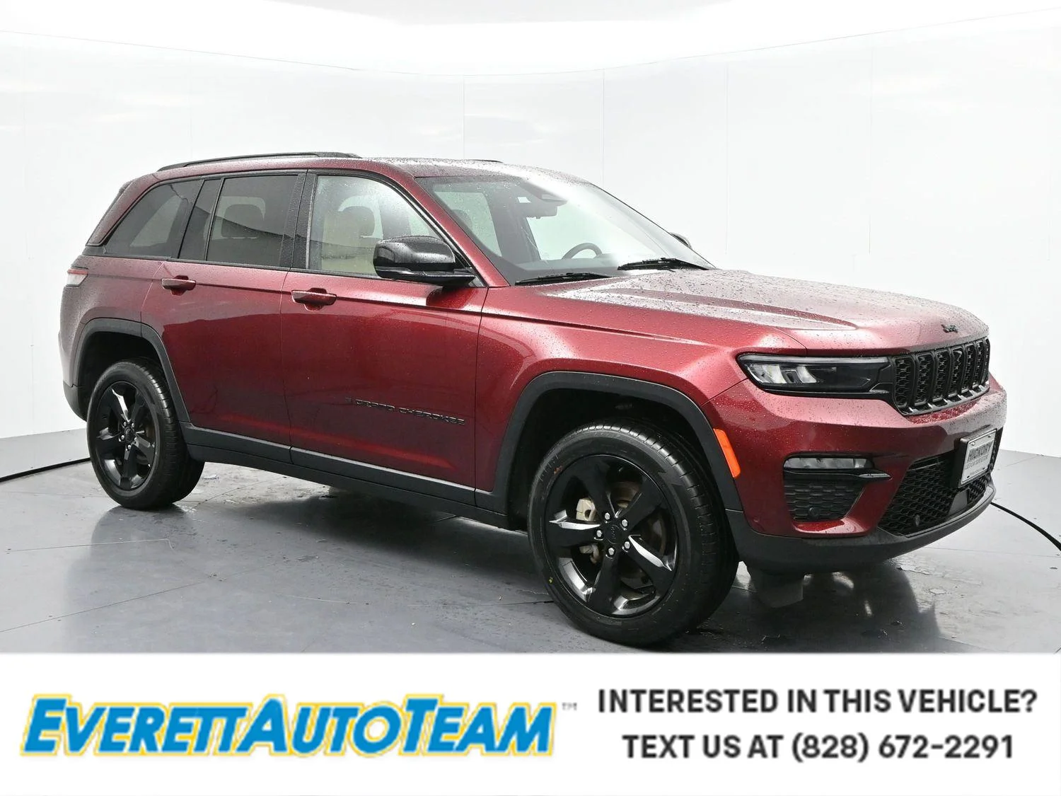 Used 2023 Velvet Red Pearlcoat Jeep Limited image 1