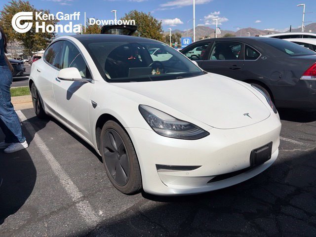 Used 2019 White Tesla Long Range image 1