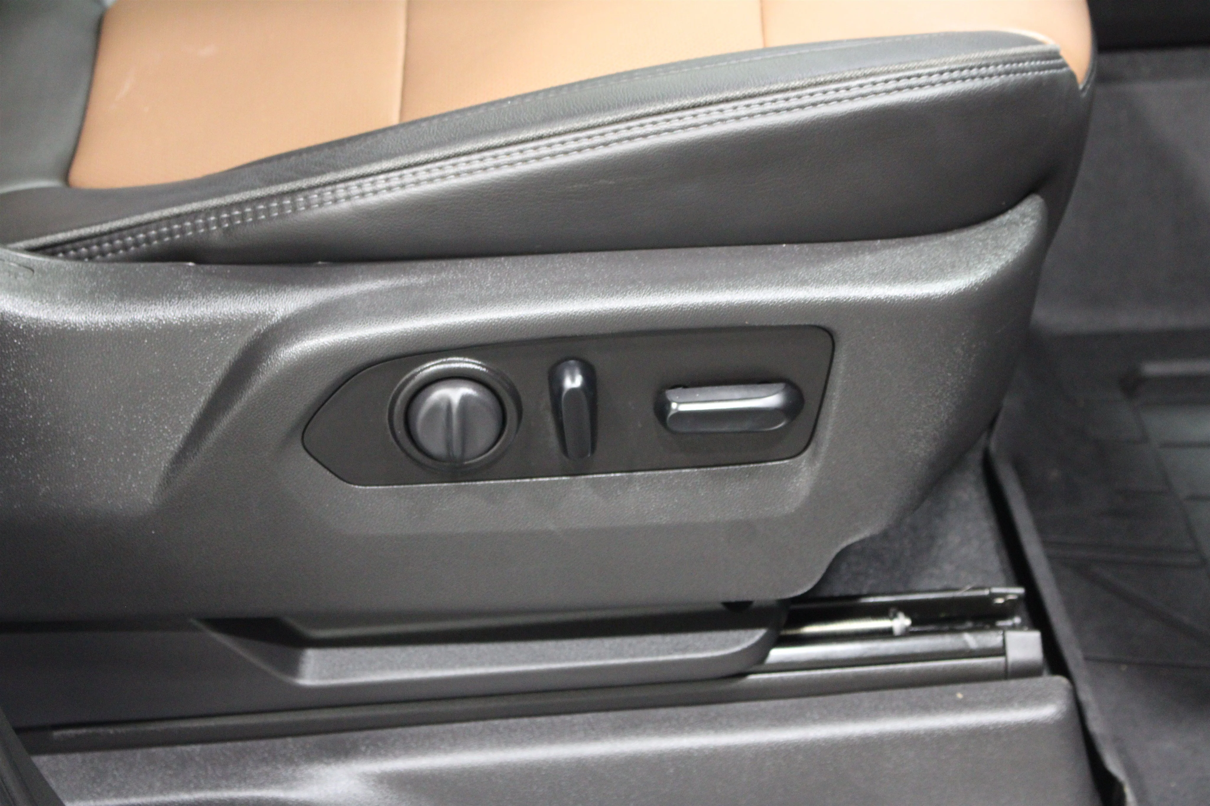 2020 Chevrolet Silverado 1500 High Country - Photo 25