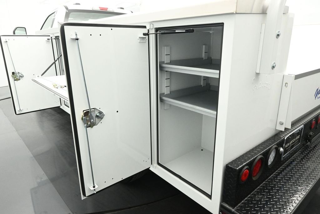 New 2025 Oxford White Ford XL image 19