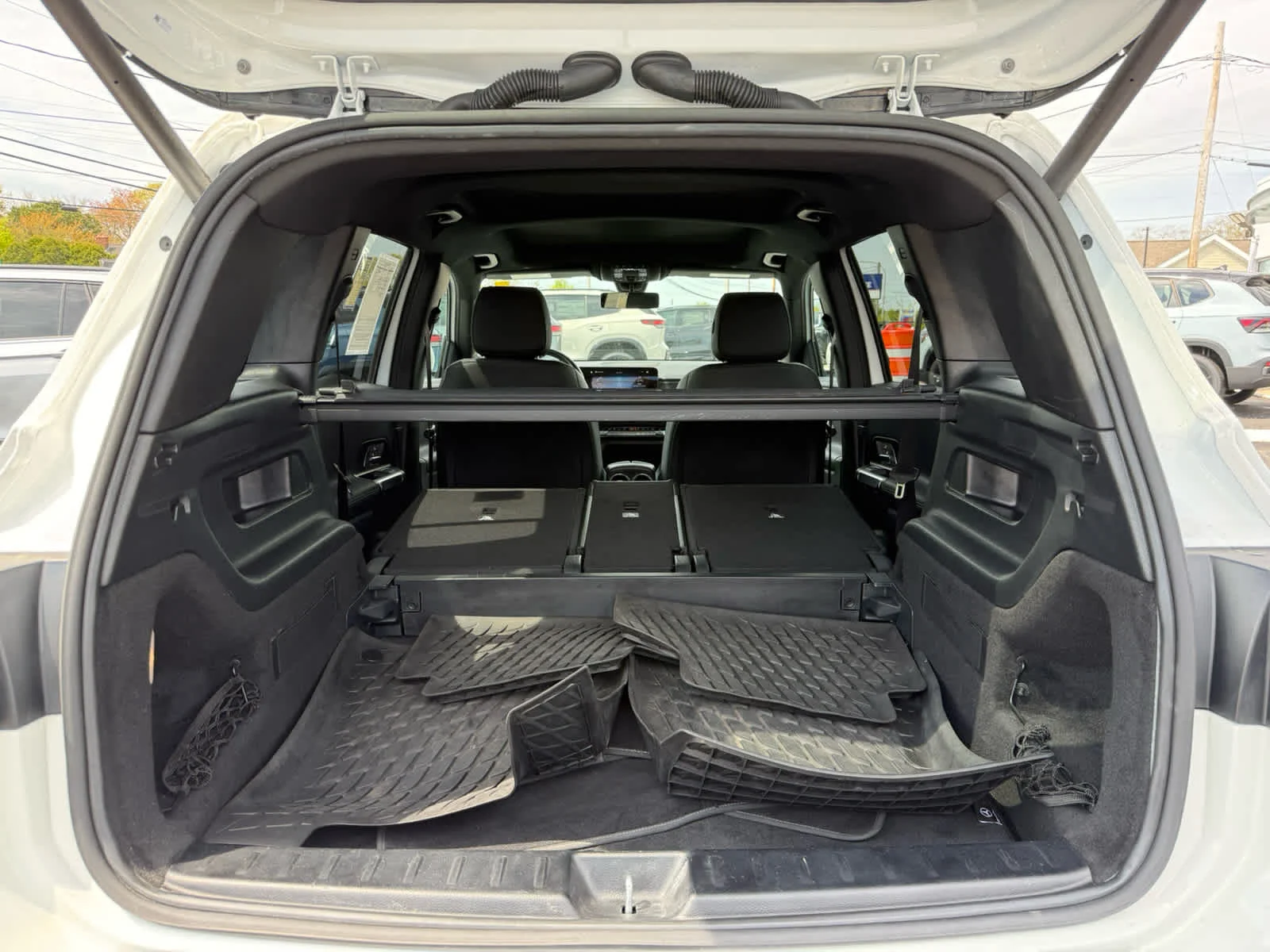 Used 2023 Polar White Mercedes-Benz GLB 250 image 14