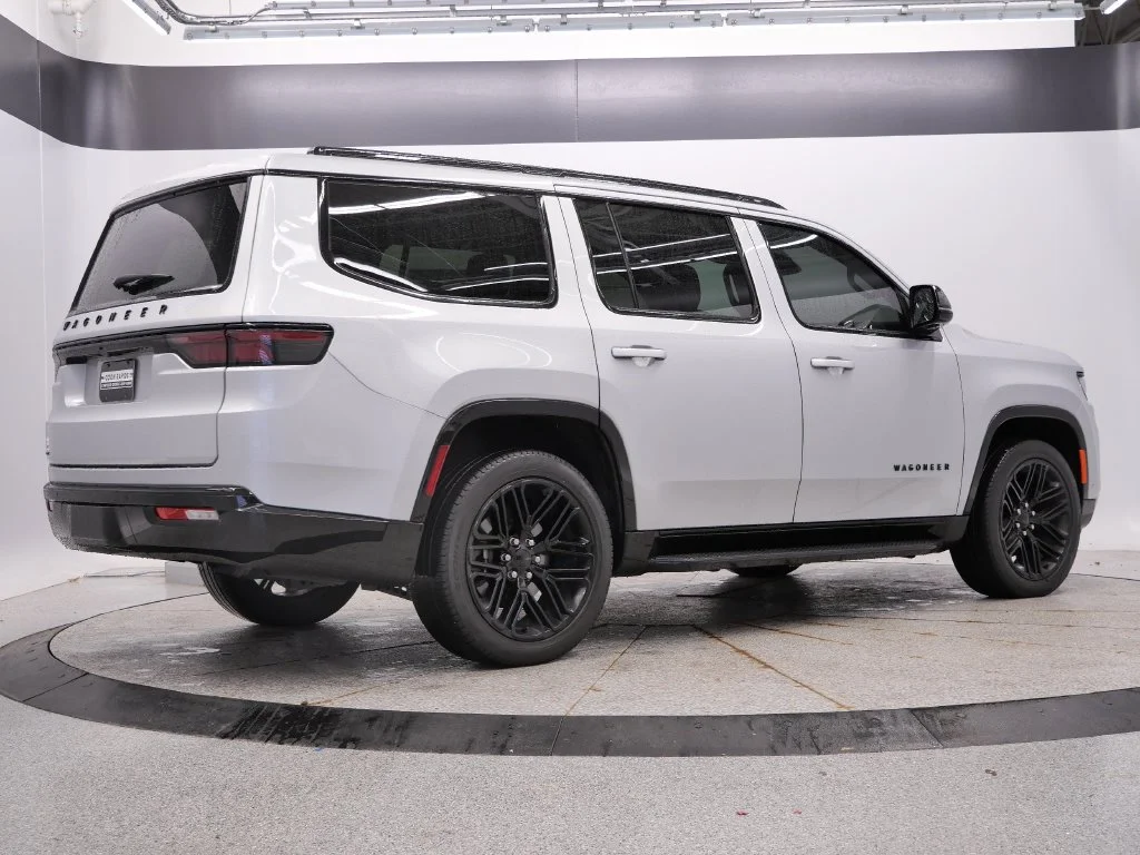 Used 2023 Silver Jeep Series II image 5