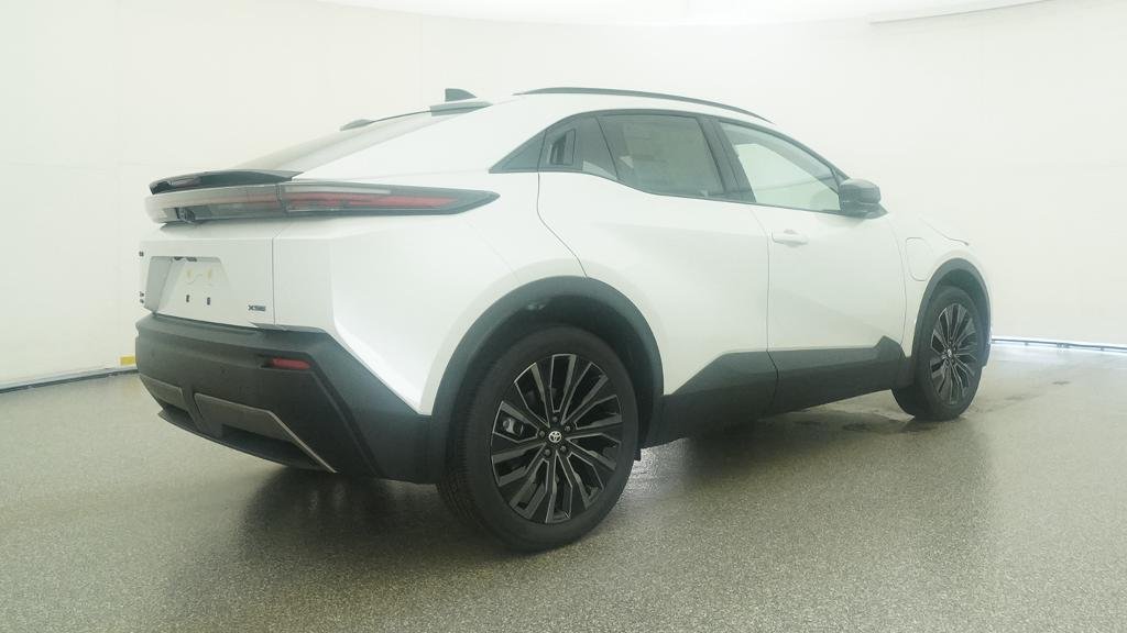 New 2026 Wind Chill Pearl Toyota XSE image 17