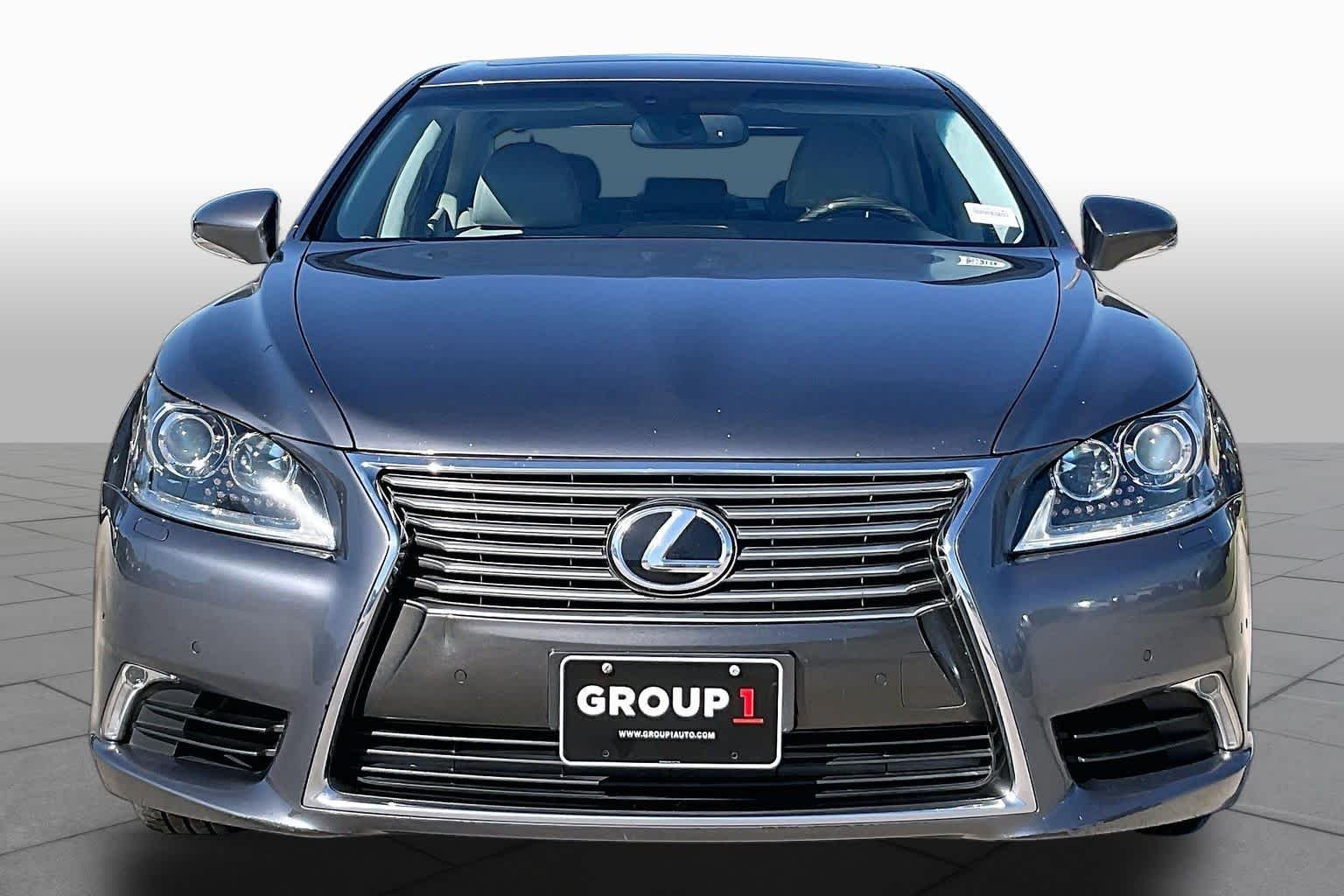 Used 2015 Nebula Gray Pearl Lexus  image 3