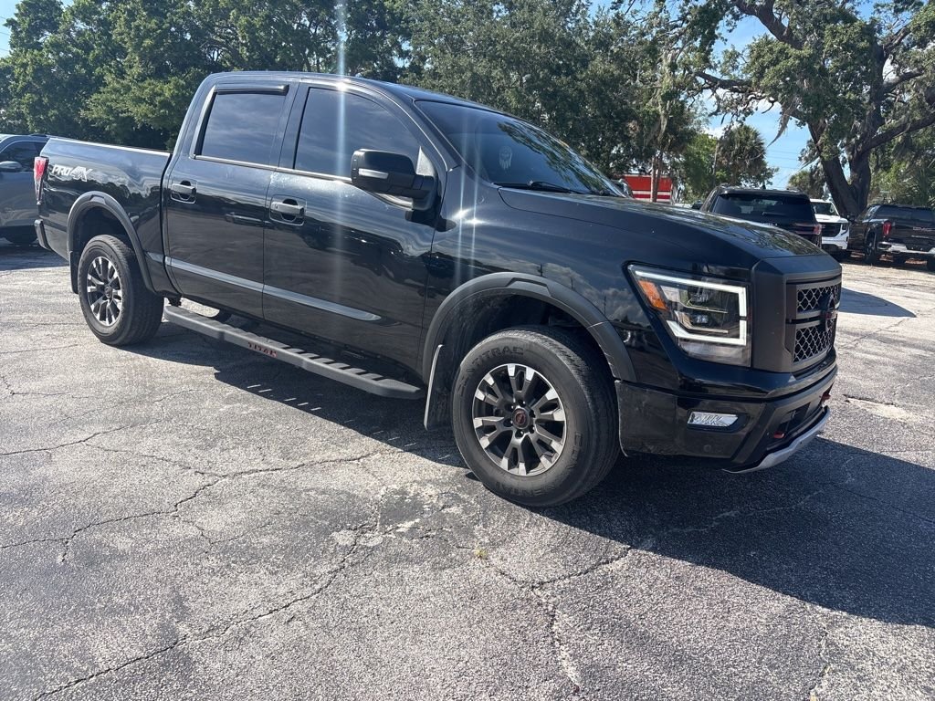 2023 Nissan Titan PRO-4X 4X4 Crew Cab's photo