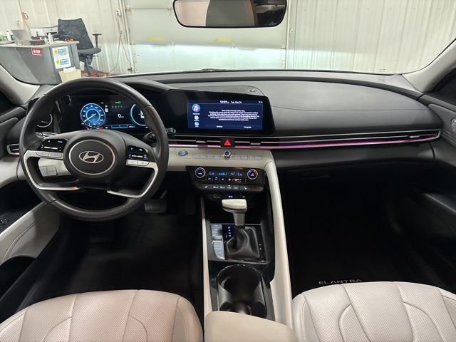 2024 Hyundai Elantra Limited - Photo 13