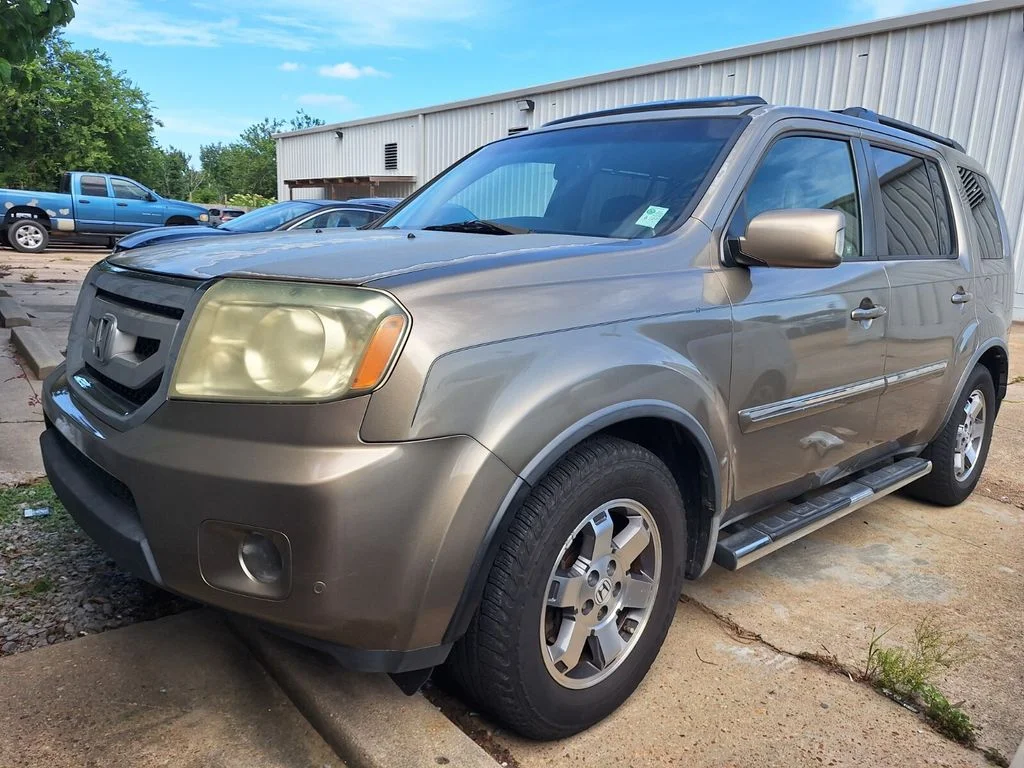 2009 Honda Pilot Touring w/ NAVI and RES's photo