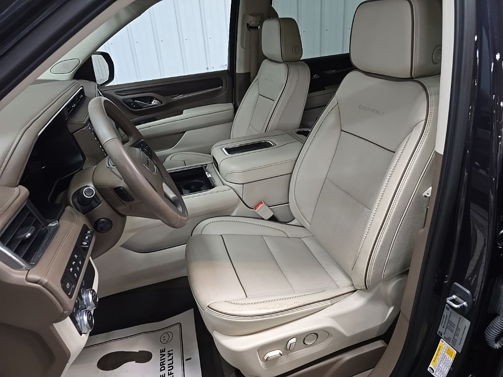 Used 2023 Titanium GMC Denali image 31