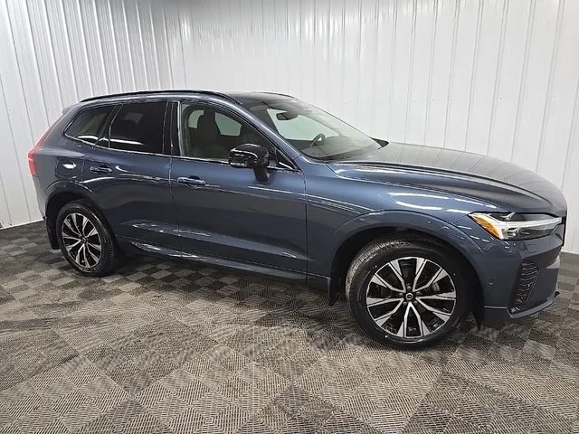 2023 Volvo XC60 B5 Plus Dark Theme