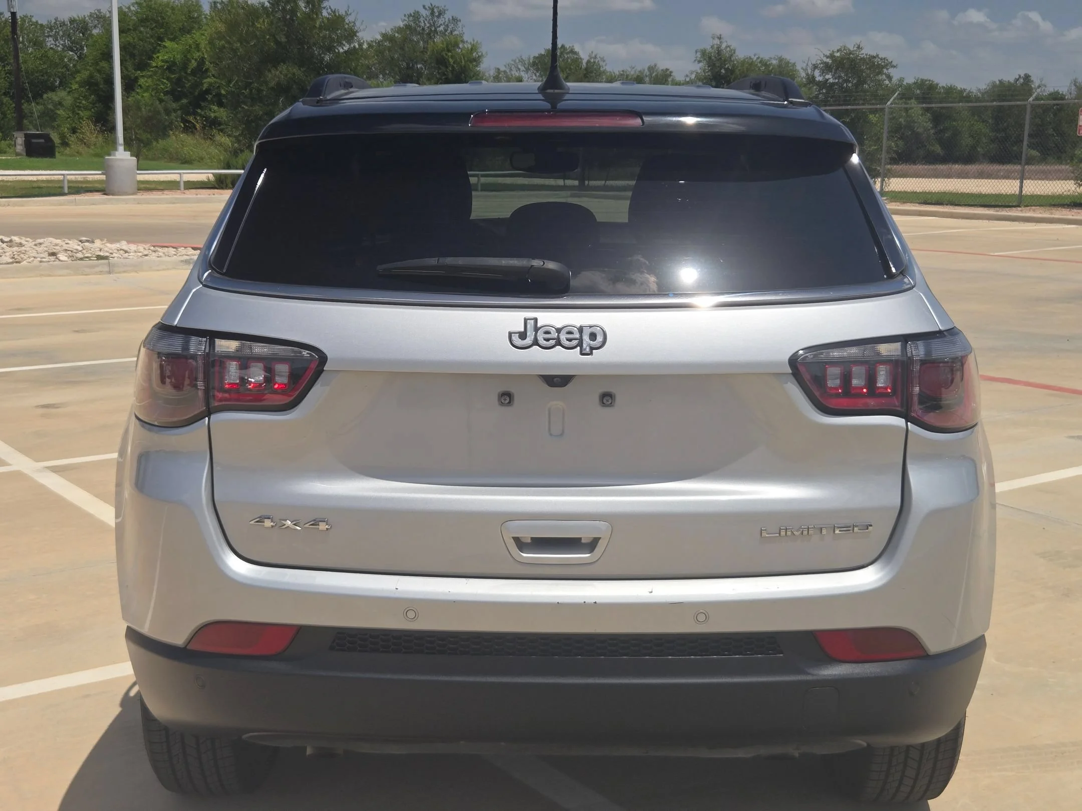 Used 2025 Silver Jeep Limited image 4