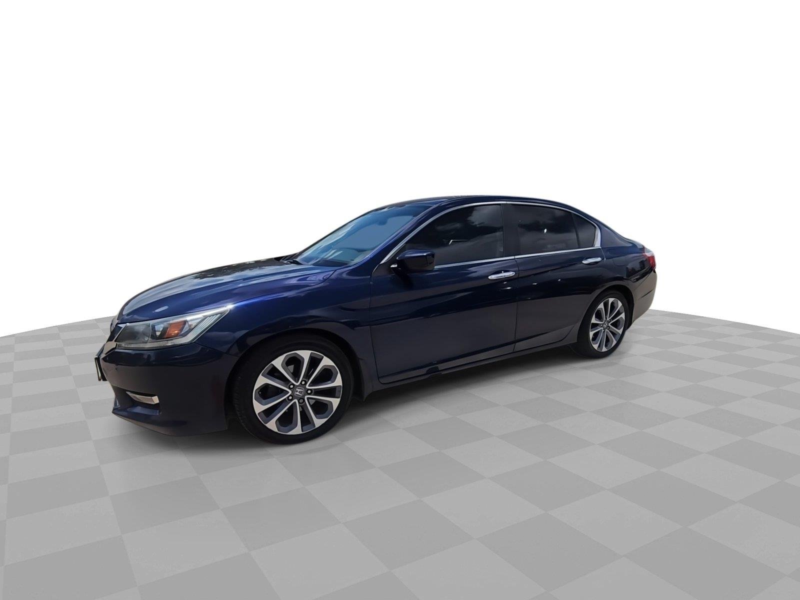 Used 2015  Honda Sport image 4