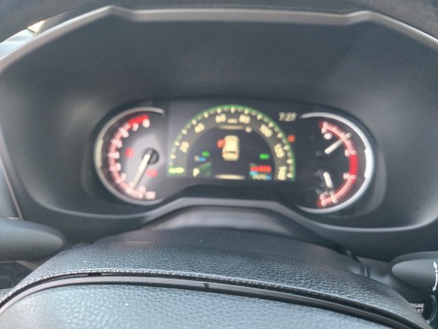 Used 2025 White Toyota XLE image 16