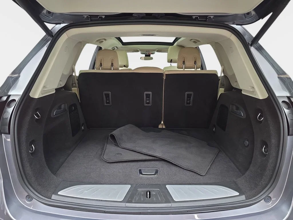 Used 2019 Gray Buick Premium I image 14