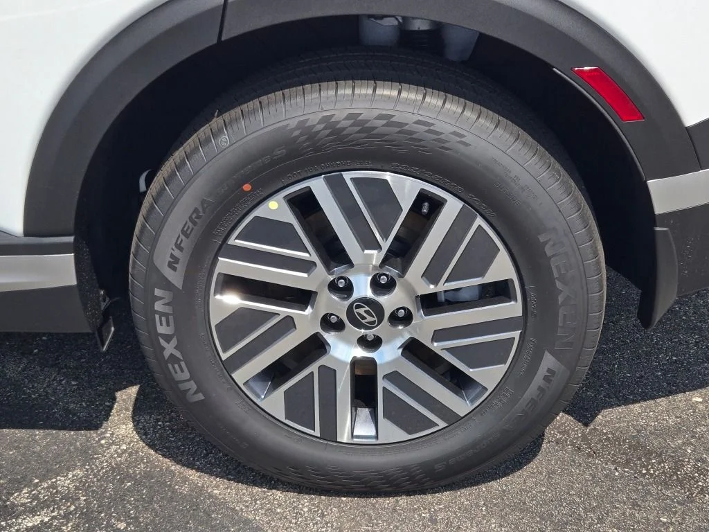 New 2026 White Pearl Hyundai SEL Premium image 17