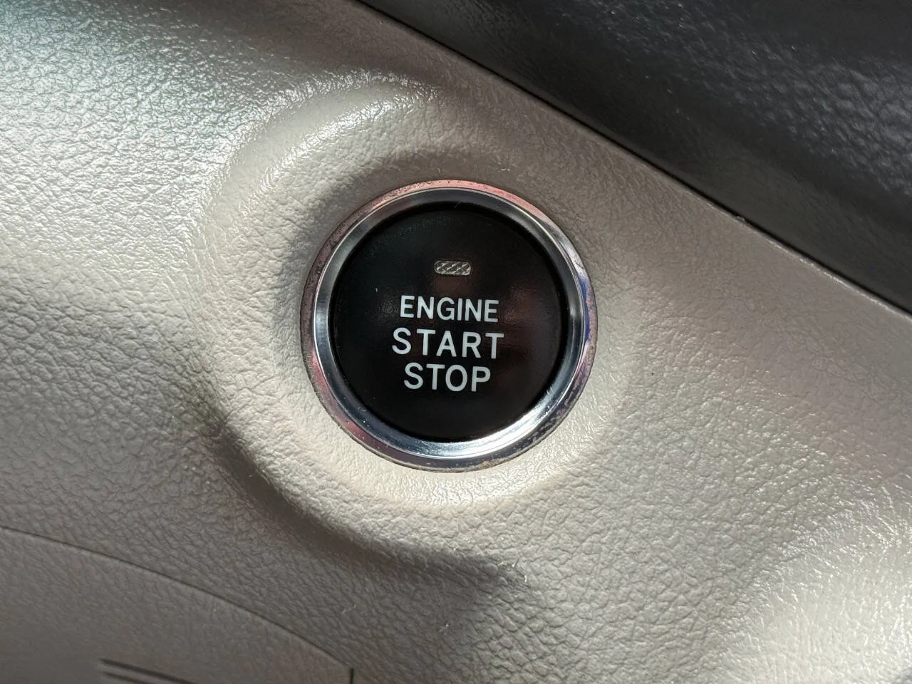 Used 2011 Blue Toyota Limited 4dr SUV image 29