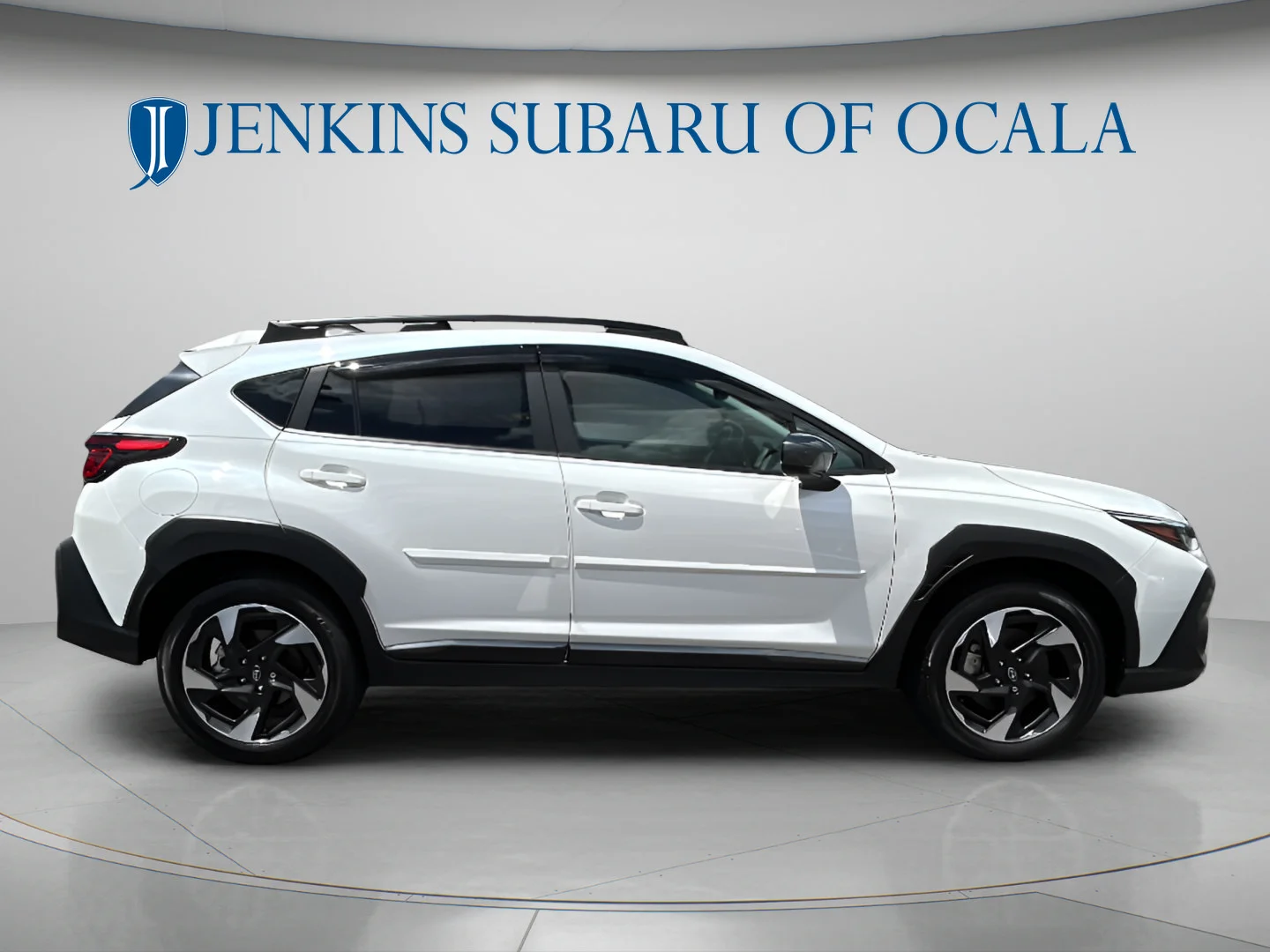 Used 2025 Crystal White Pearl Subaru Limited image 2