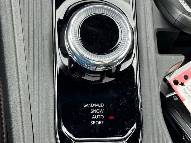 New 2026 Bright White Clear-Coat Exterior Paint Jeep Overland image 26
