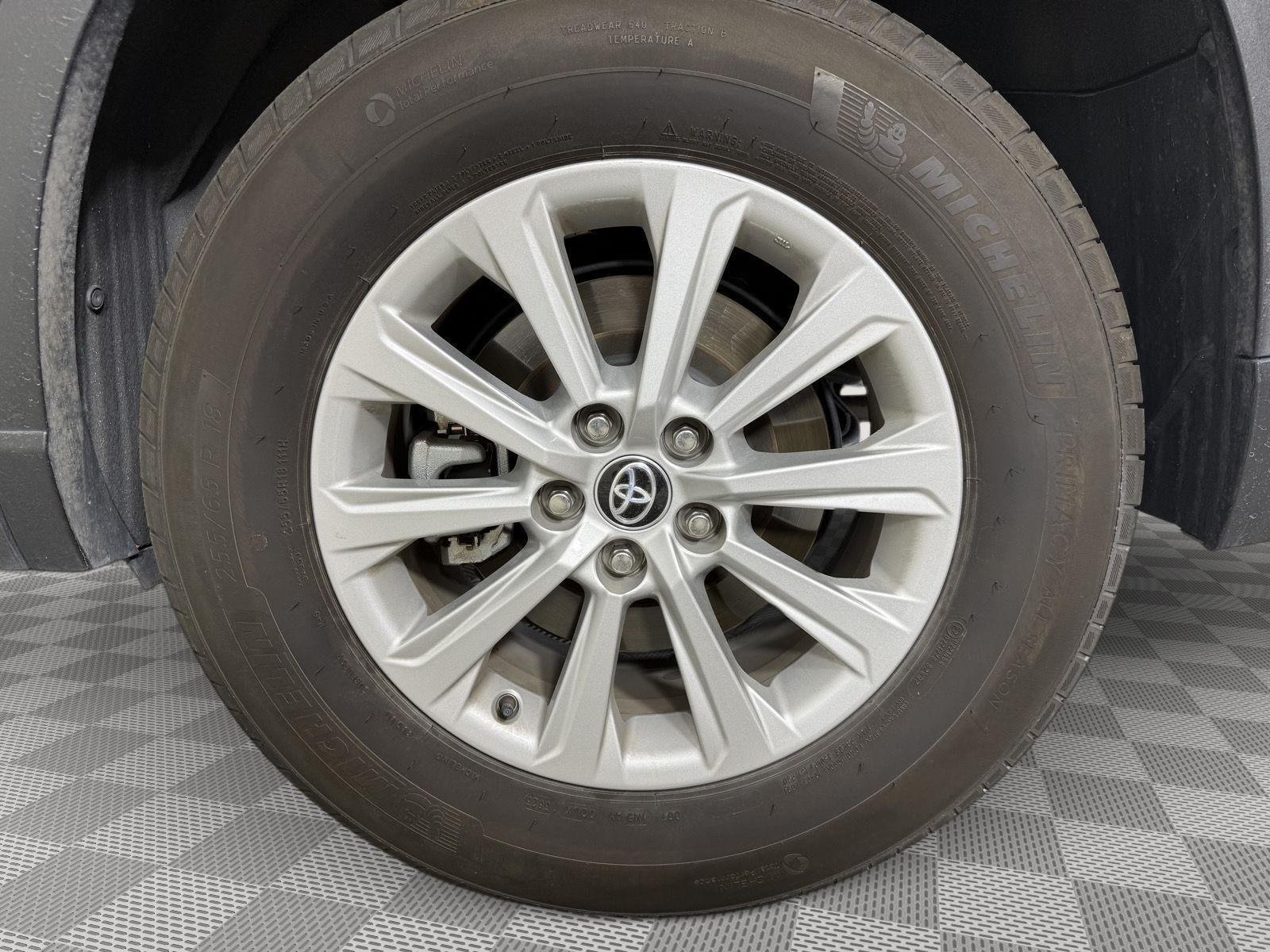 Used 2024 Coastal Cream Toyota XLE image 9