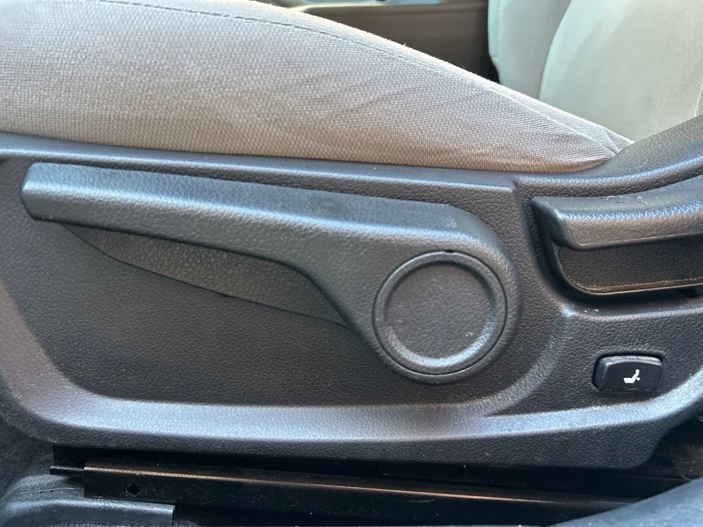 Used 2015 Silver Kia LX image 17