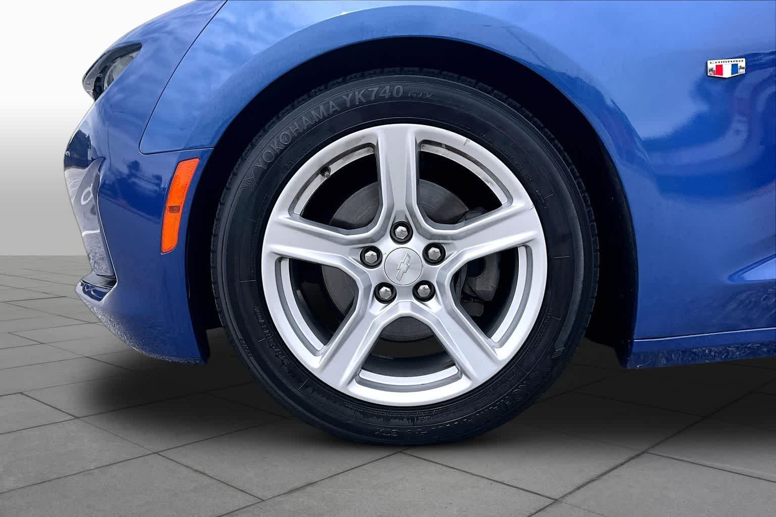 Used 2020 Riverside Blue Metallic Chevrolet 1LT image 12