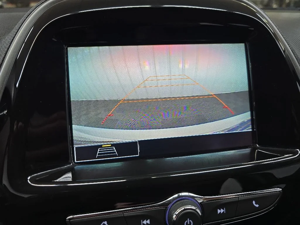 Used 2020 Summit White Chevrolet 1LT image 23