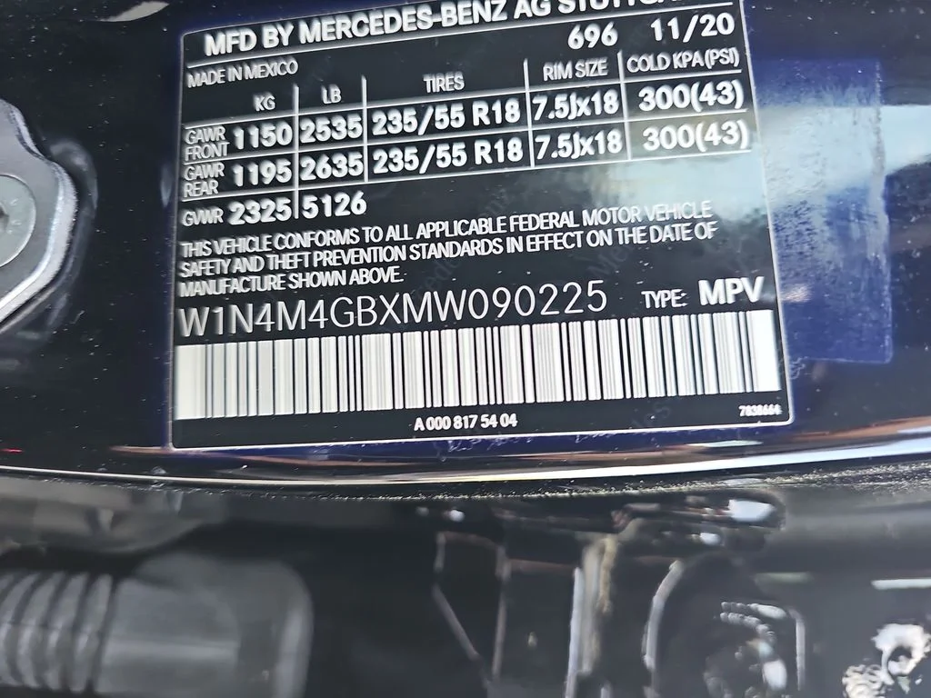 Used 2021  Mercedes-Benz GLB 250 image 32