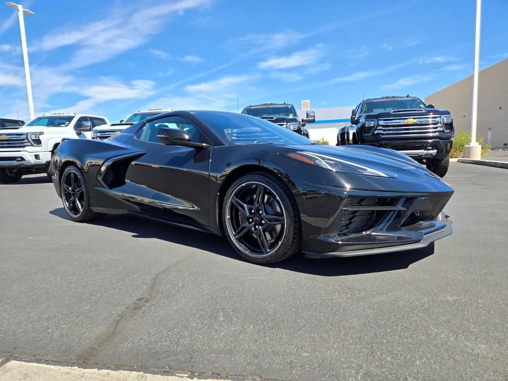Used 2021 BLACK Chevrolet 1LT image 1