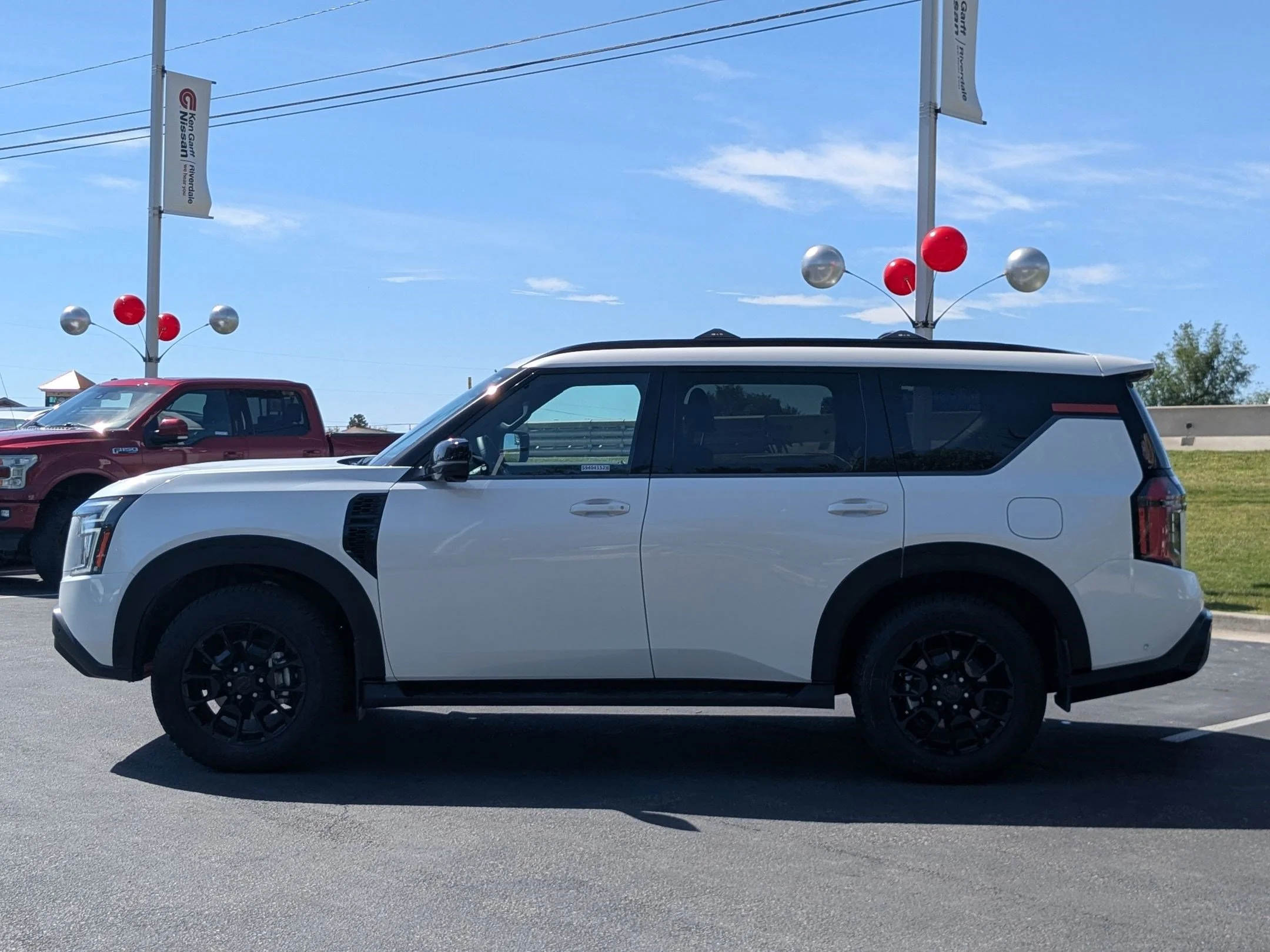 2025 Nissan Armada PRO-4X - Photo 7
