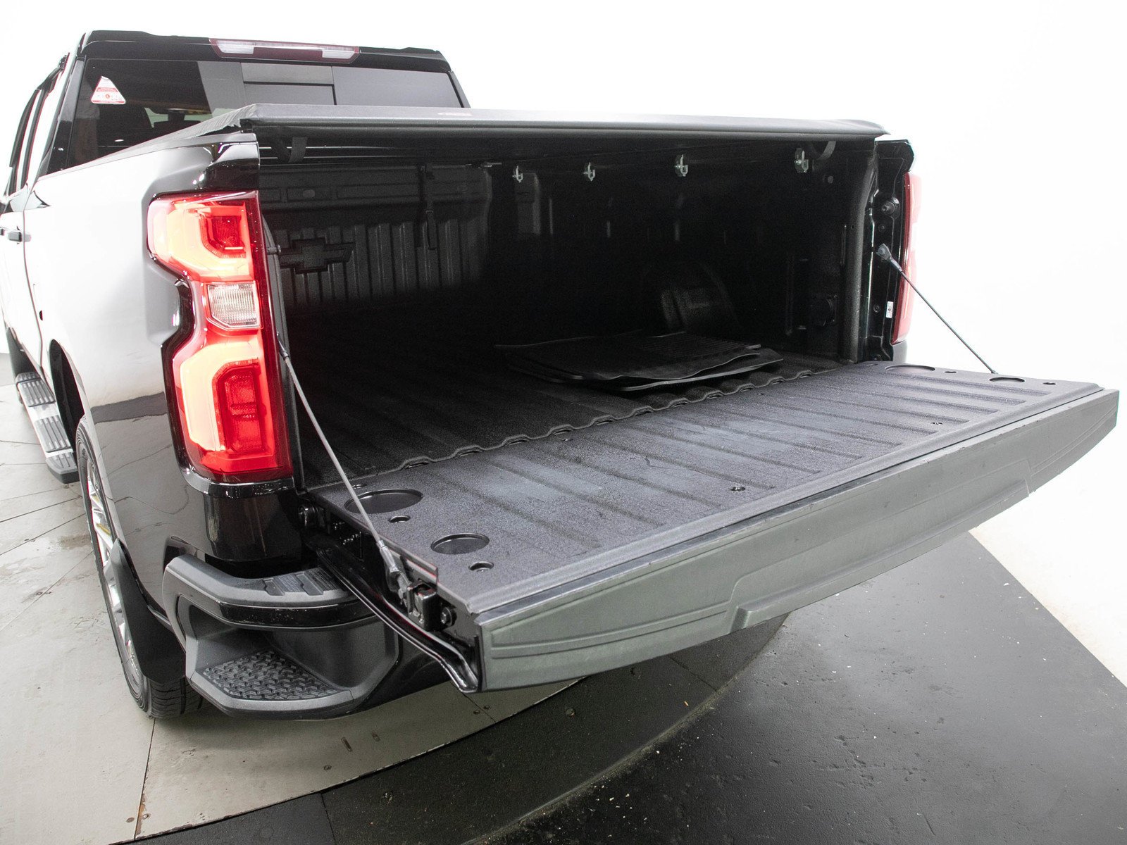 Used 2019 Black Chevrolet RST image 9