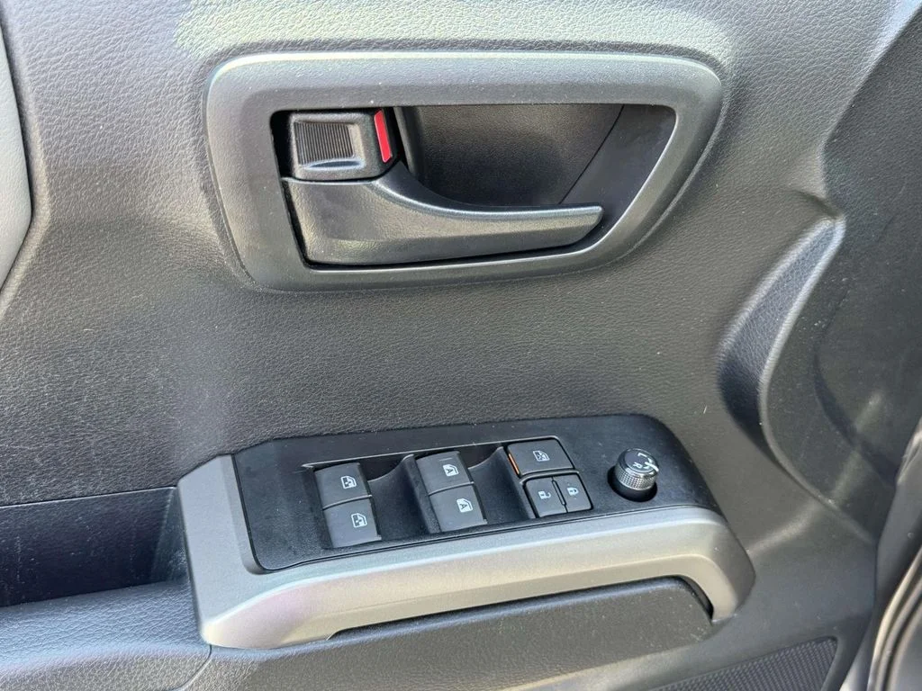 2023 Toyota Tacoma SR5 - Photo 28