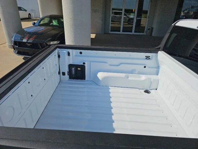 New 2026 Oxford White Ford XLT image 32