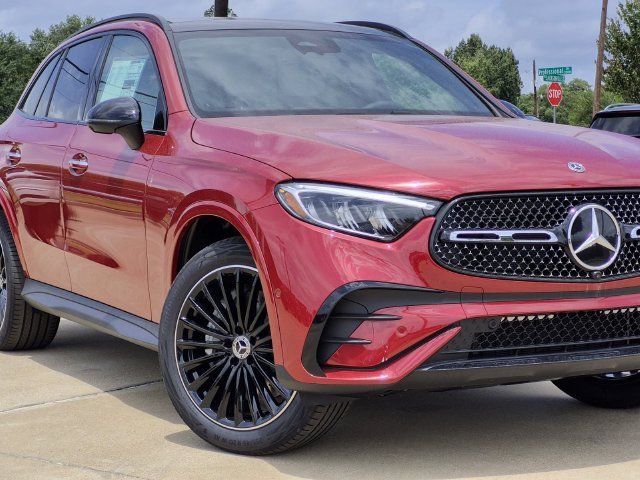 New 2026 MANUFAKTUR Patagonia Red Metallic Mercedes-Benz GLC 300 image 42