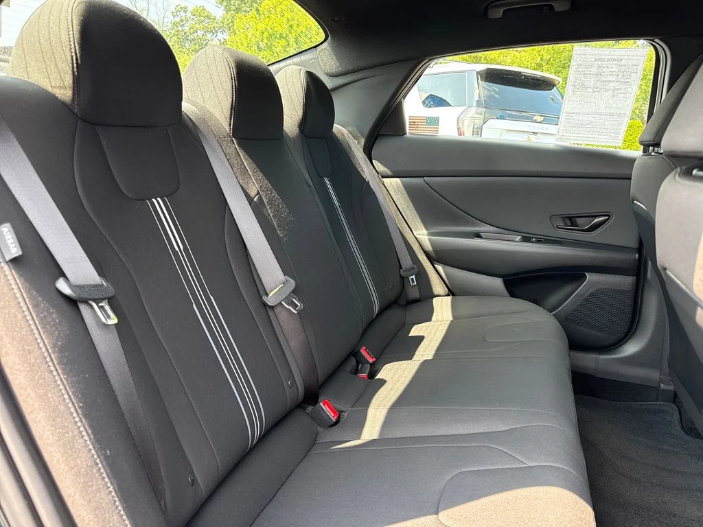 Used 2026 Black Hyundai SEL Sport image 23