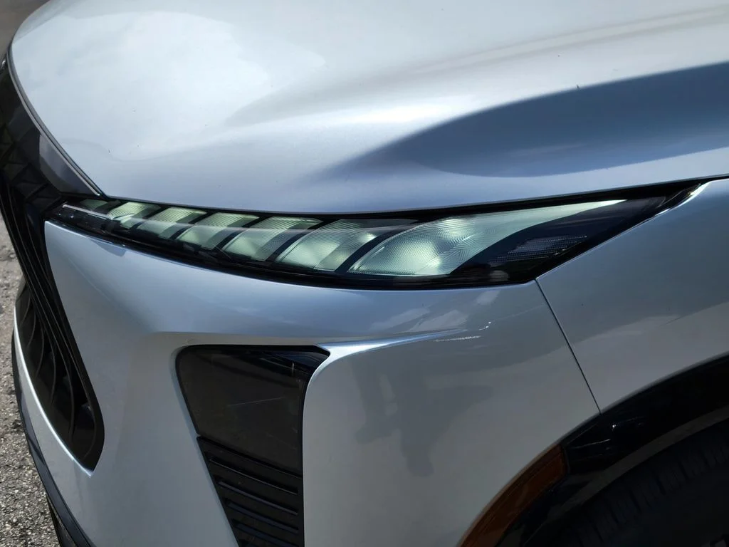 New 2027 RADIANT WHITE INFINITI Sport AWD image 7