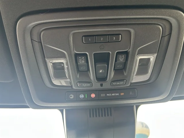 Used 2024 BLACK CHEVROLET High Country image 42