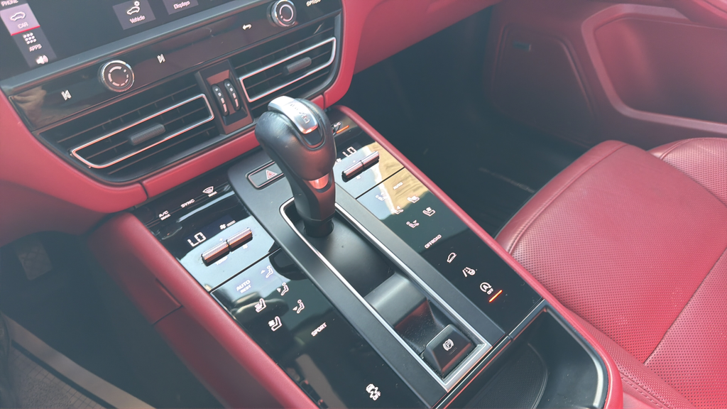 Used 2024 White Porsche Base image 21