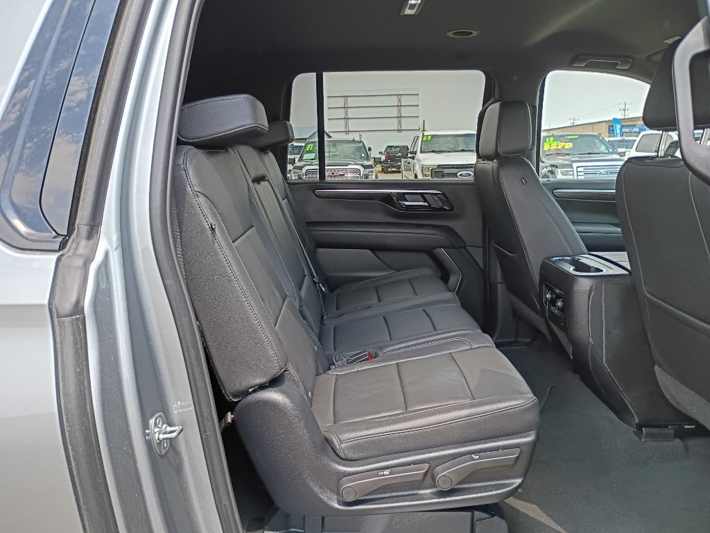 Used 2025 Gray Chevrolet Z71 image 15