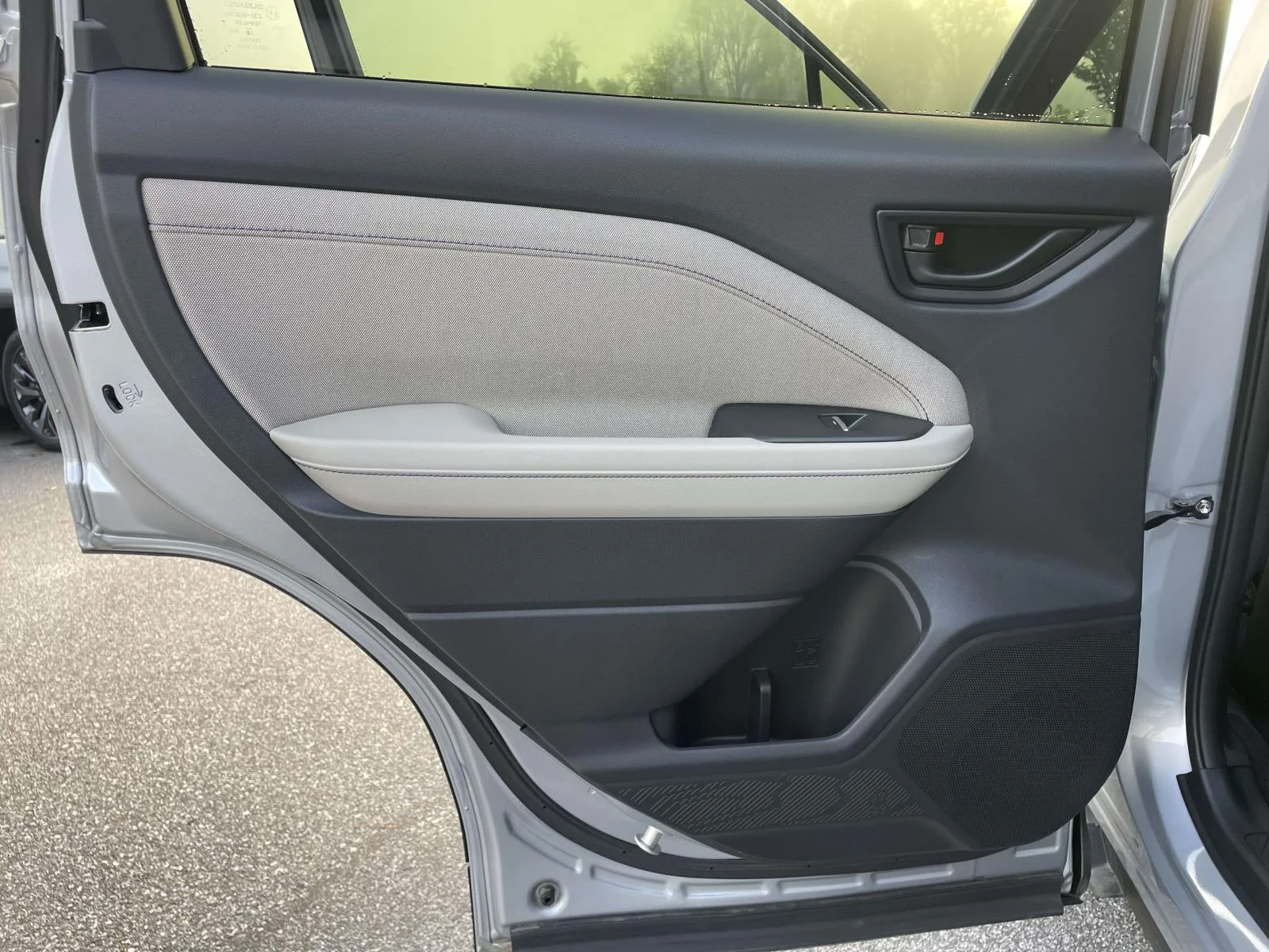 Used 2025 Ice Silver Metallic Subaru Premium image 2