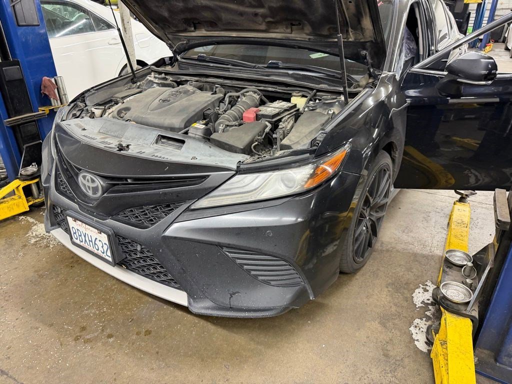 Used 2018 Midnight Black Metallic Toyota XSE V6 image 11