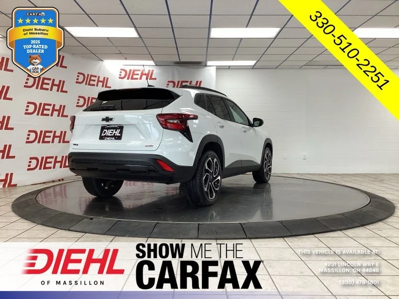 Used 2024 White Chevrolet 2RS image 9