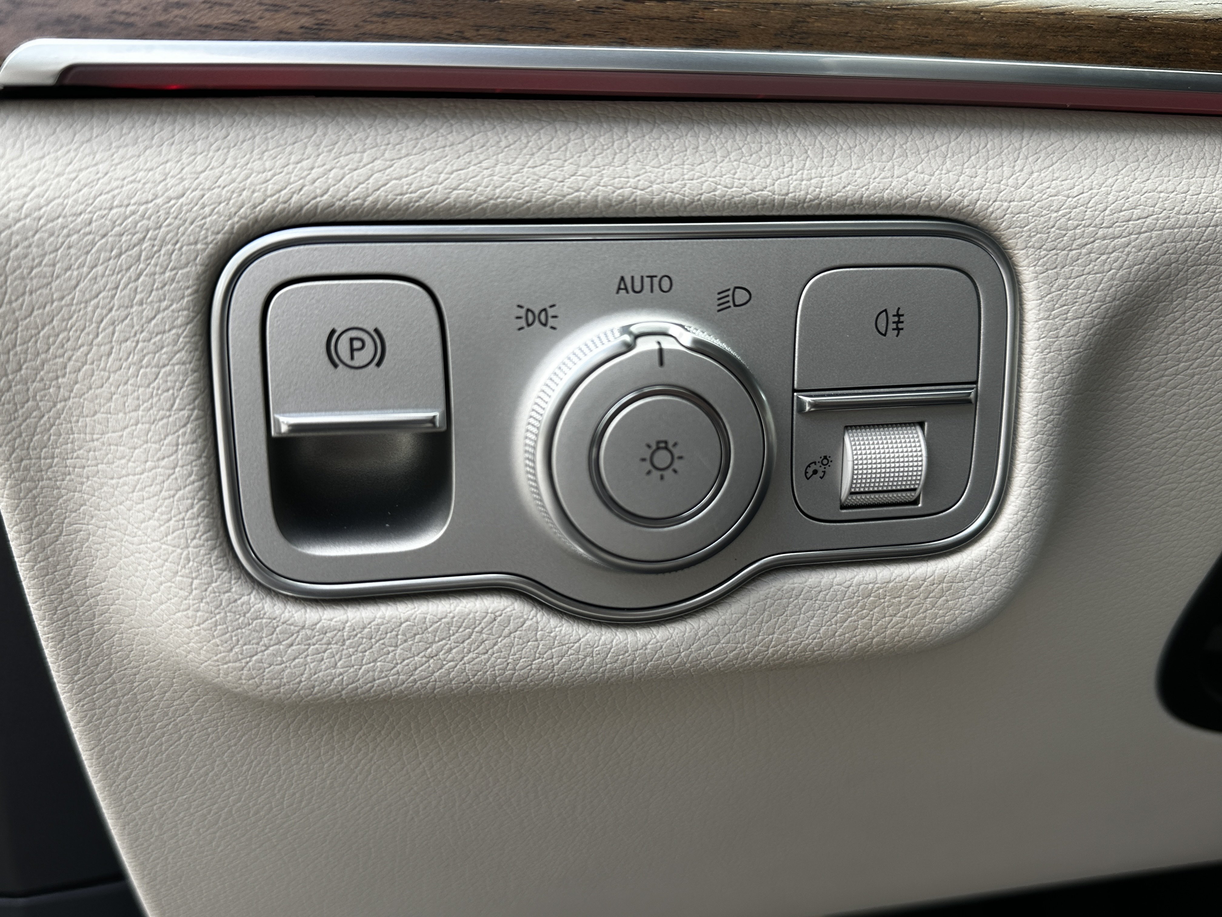 Certified Used 2026 White Mercedes-Benz GLE 450e image 35