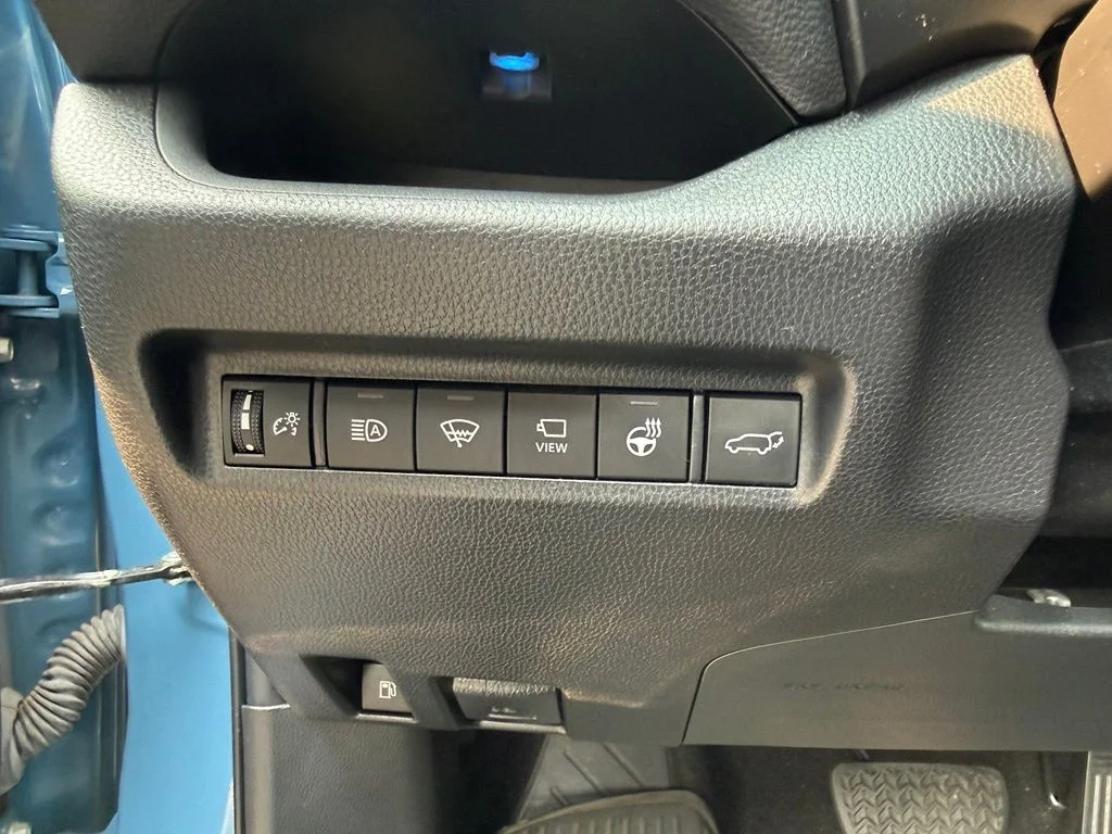 Used 2022 Midnight Black Metallic Toyota XSE image 17