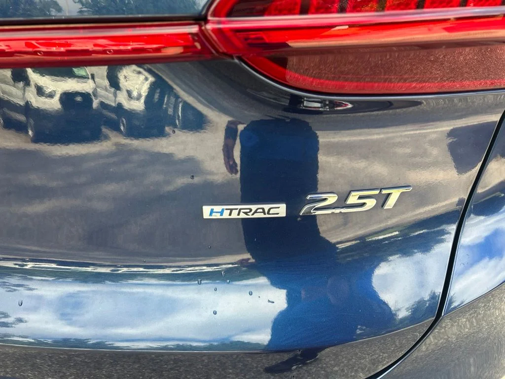 Used 2022 Blue Hyundai Limited image 10