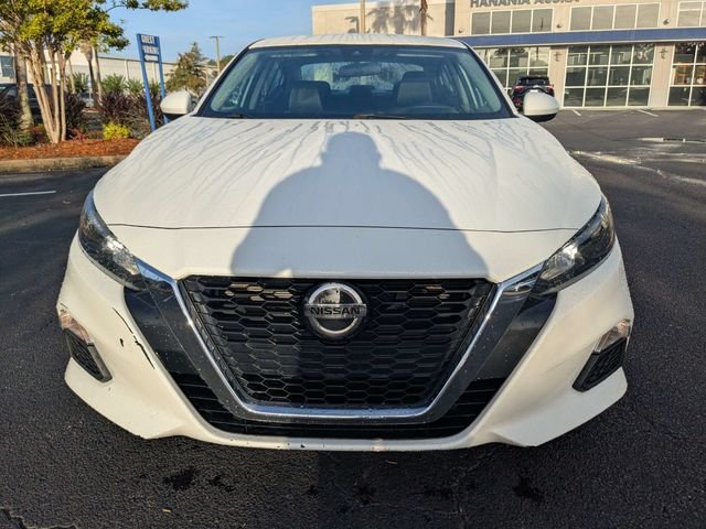 Used 2022 Glacier White Nissan 2.5 S image 9