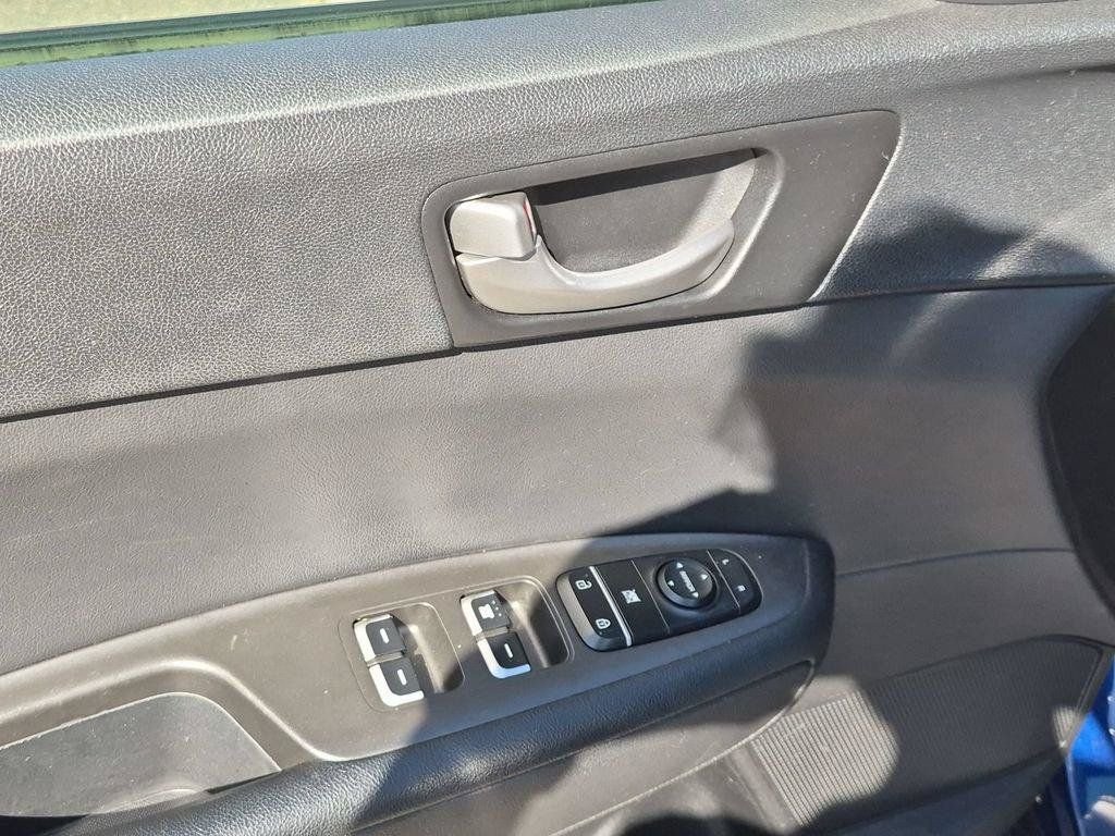 Used 2017 Blue Kia LX image 9