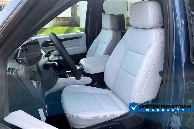 2025 Chevrolet Suburban Premier - Photo 10